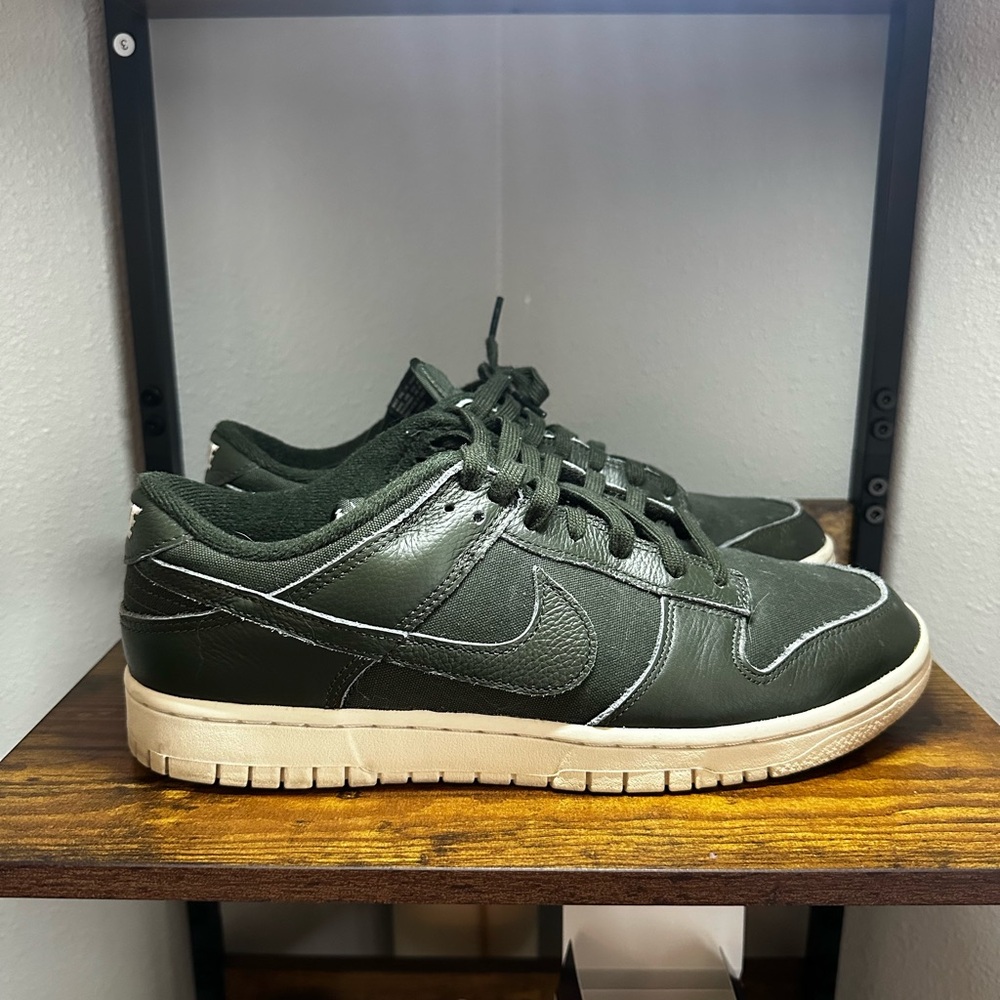 Nike Green Athletic Sneakers for Everyday Comfort